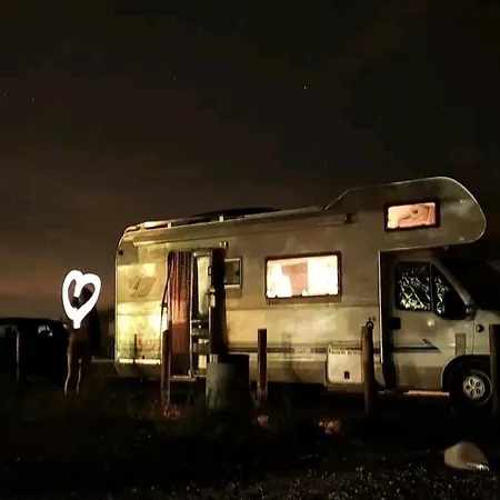 Valquiria Autocaravana אתר קמפינג *